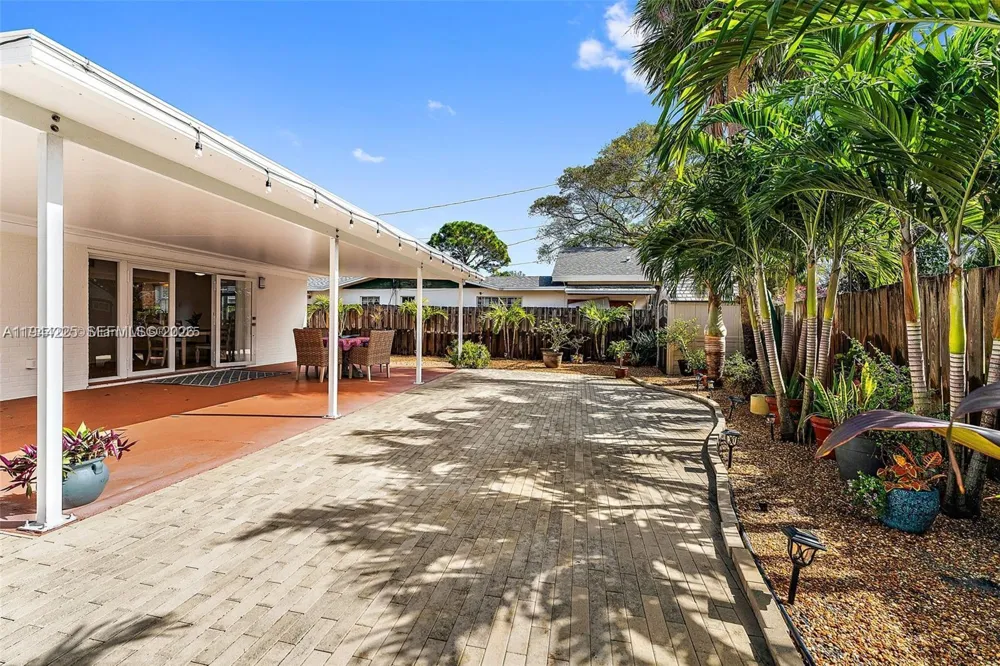 324 Tequesta Tequesta, FL 33469
