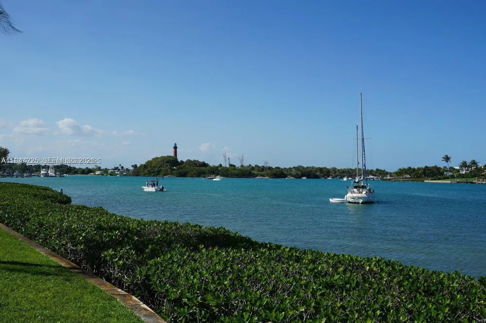 324 Tequesta Tequesta, FL 33469