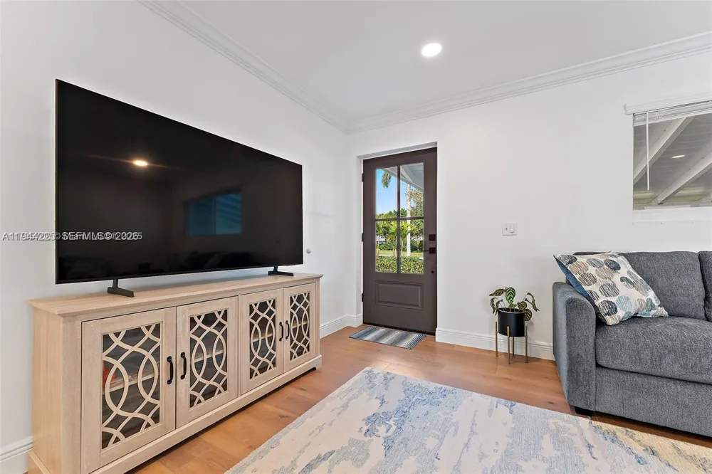 324 Tequesta Tequesta, FL 33469