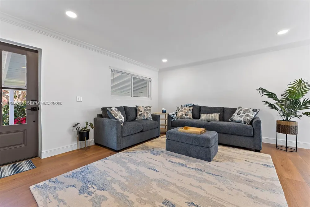 324 Tequesta Tequesta, FL 33469