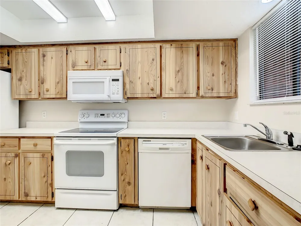 232 RIDGEWOOD AVENUE #G41 Edgewater, FL 32132