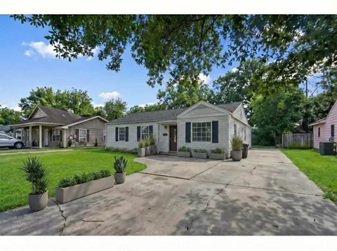 1722 Caspersen Drive