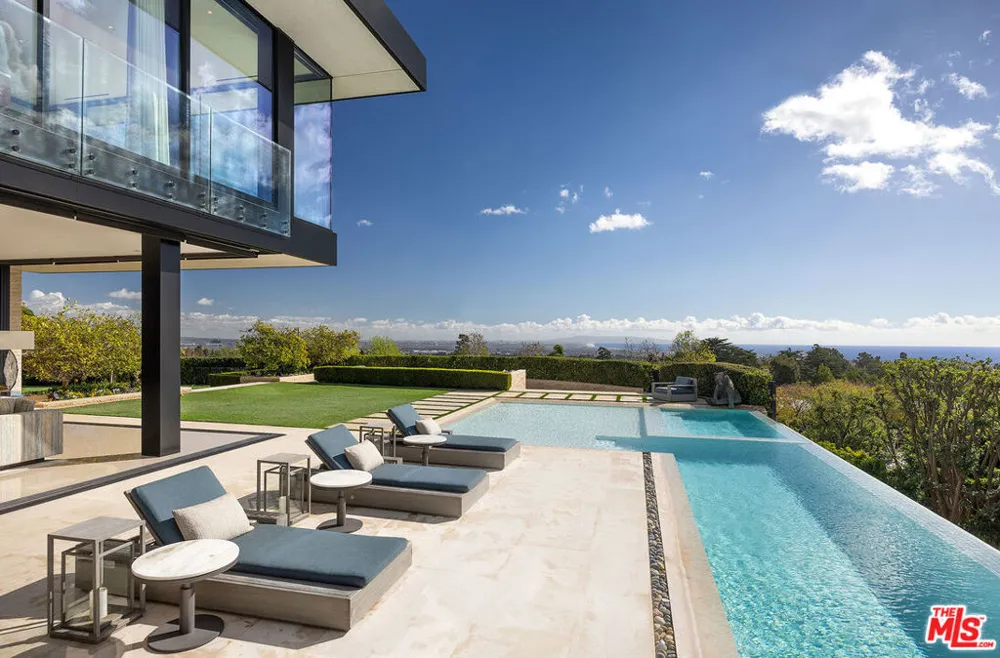 1601 Casale Road Pacific Palisades, CA 90272