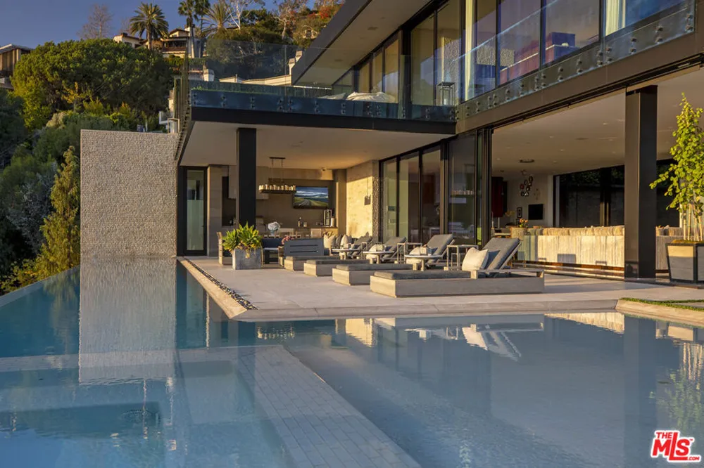 1601 Casale Road Pacific Palisades, CA 90272