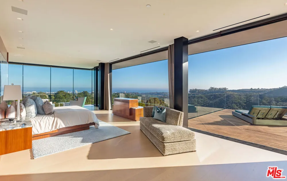 1601 Casale Road Pacific Palisades, CA 90272