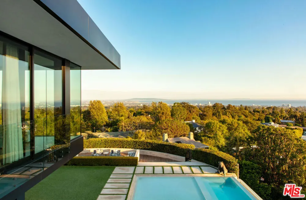 1601 Casale Road Pacific Palisades, CA 90272