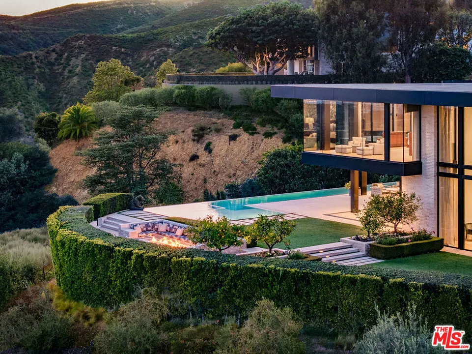 1601 Casale Road Pacific Palisades, CA 90272