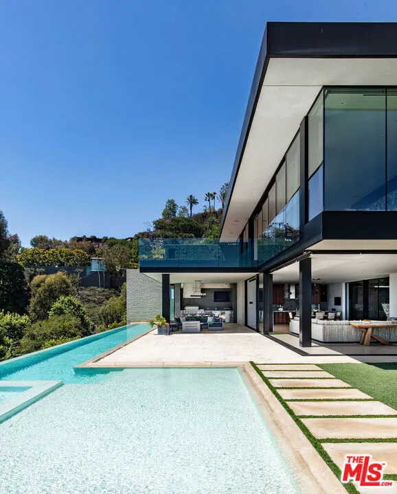 1601 Casale Road Pacific Palisades, CA 90272