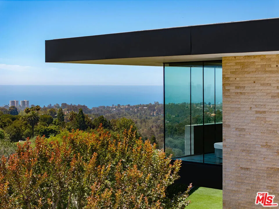 1601 Casale Road Pacific Palisades, CA 90272
