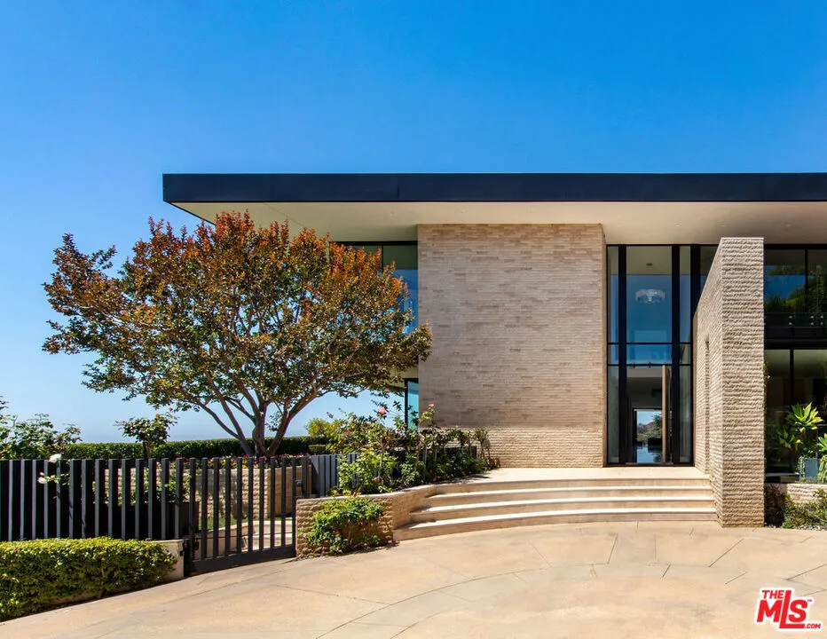 1601 Casale Road Pacific Palisades, CA 90272