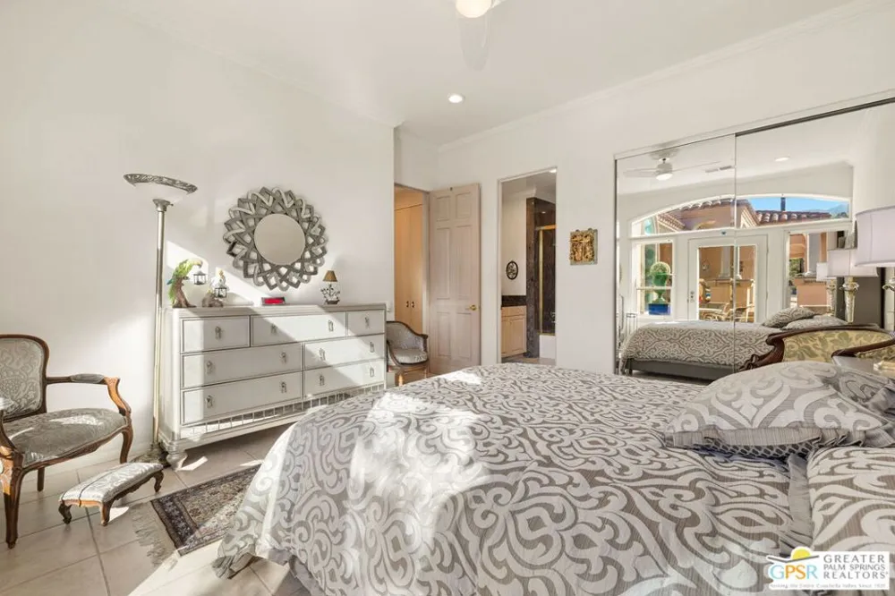 18 Cahuilla Hills Drive Palm Springs, CA 92264