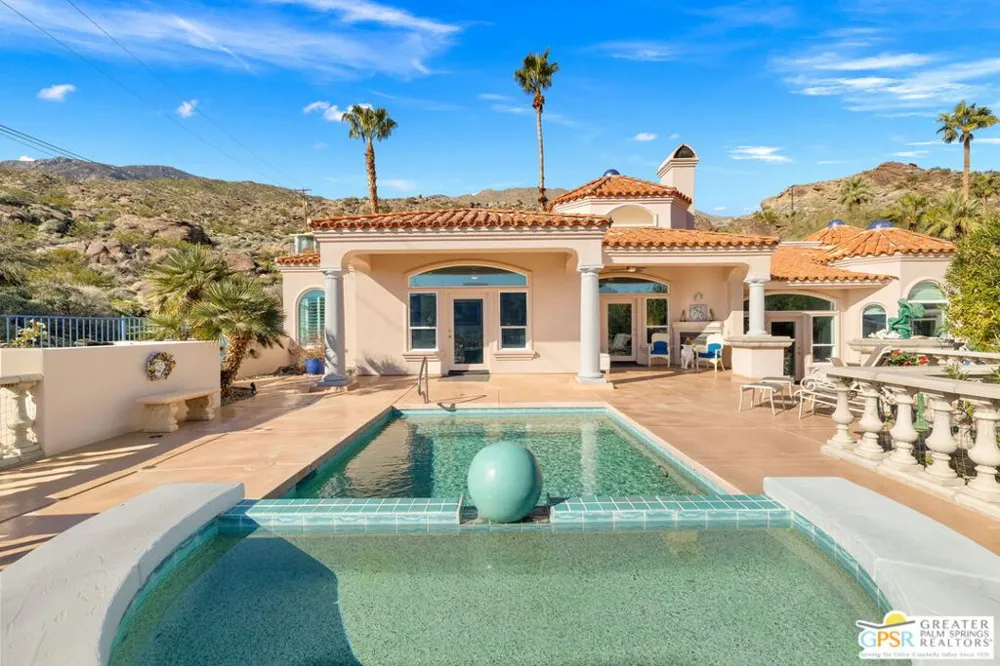 18 Cahuilla Hills Drive Palm Springs, CA 92264