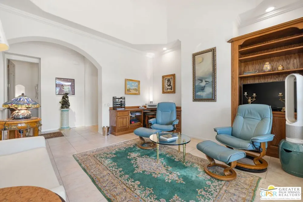 18 Cahuilla Hills Drive Palm Springs, CA 92264