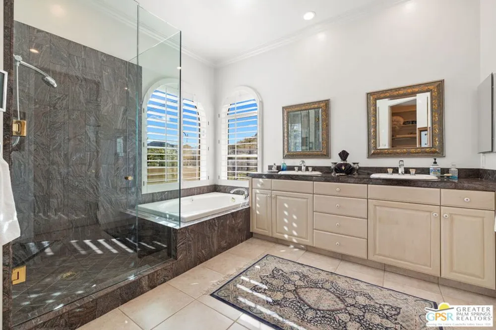 18 Cahuilla Hills Drive Palm Springs, CA 92264