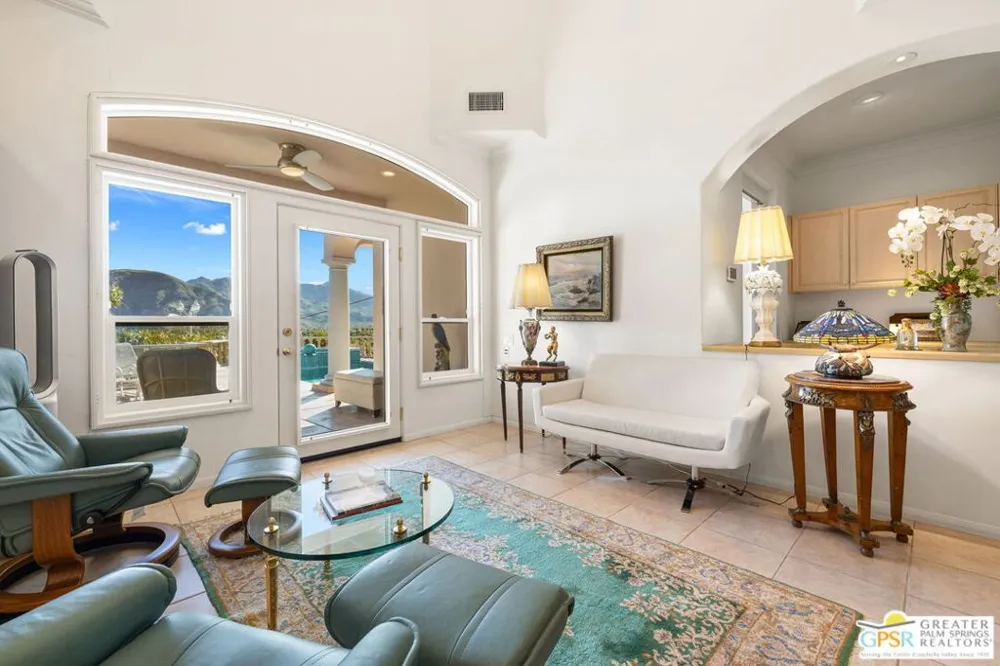 18 Cahuilla Hills Drive Palm Springs, CA 92264