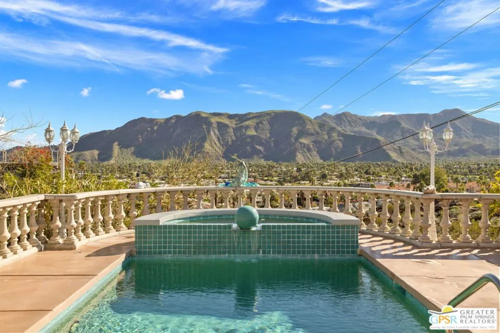 18 Cahuilla Hills Drive Palm Springs, CA 92264