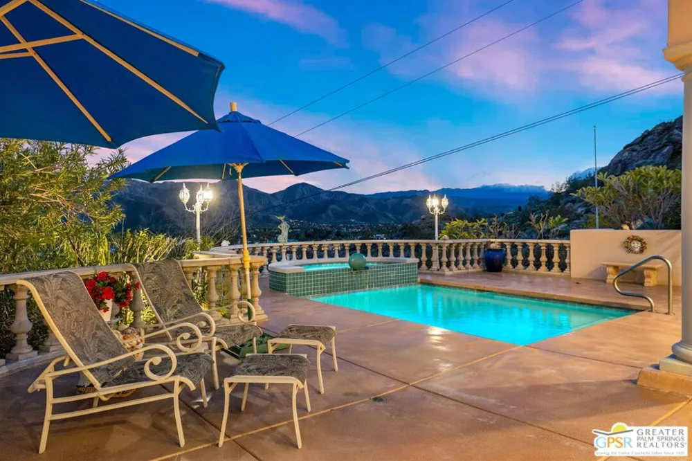 18 Cahuilla Hills Drive Palm Springs, CA 92264
