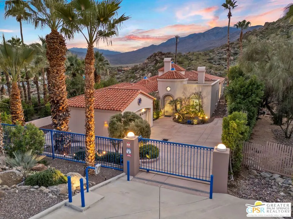 18 Cahuilla Hills Drive Palm Springs, CA 92264