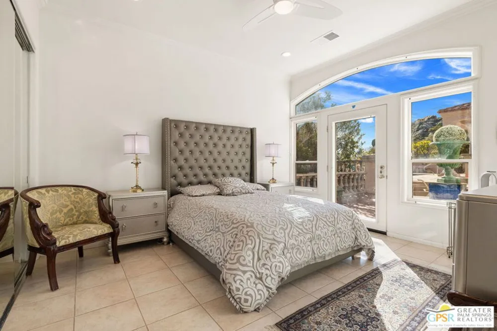 18 Cahuilla Hills Drive Palm Springs, CA 92264