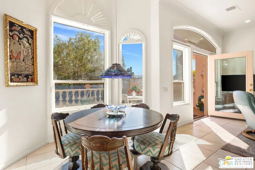 18 Cahuilla Hills Drive Palm Springs, CA 92264