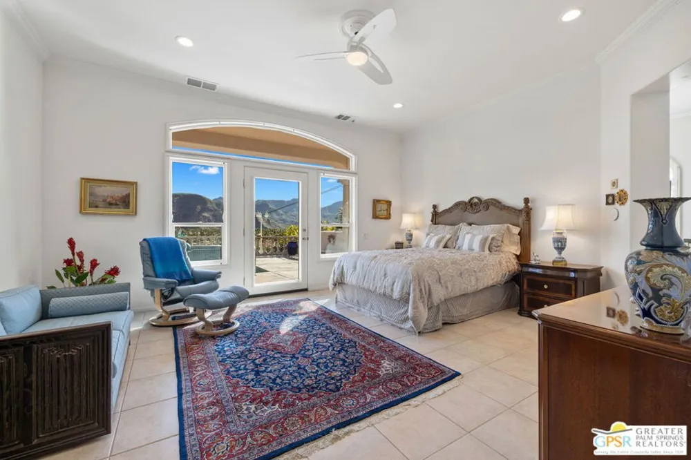 18 Cahuilla Hills Drive Palm Springs, CA 92264