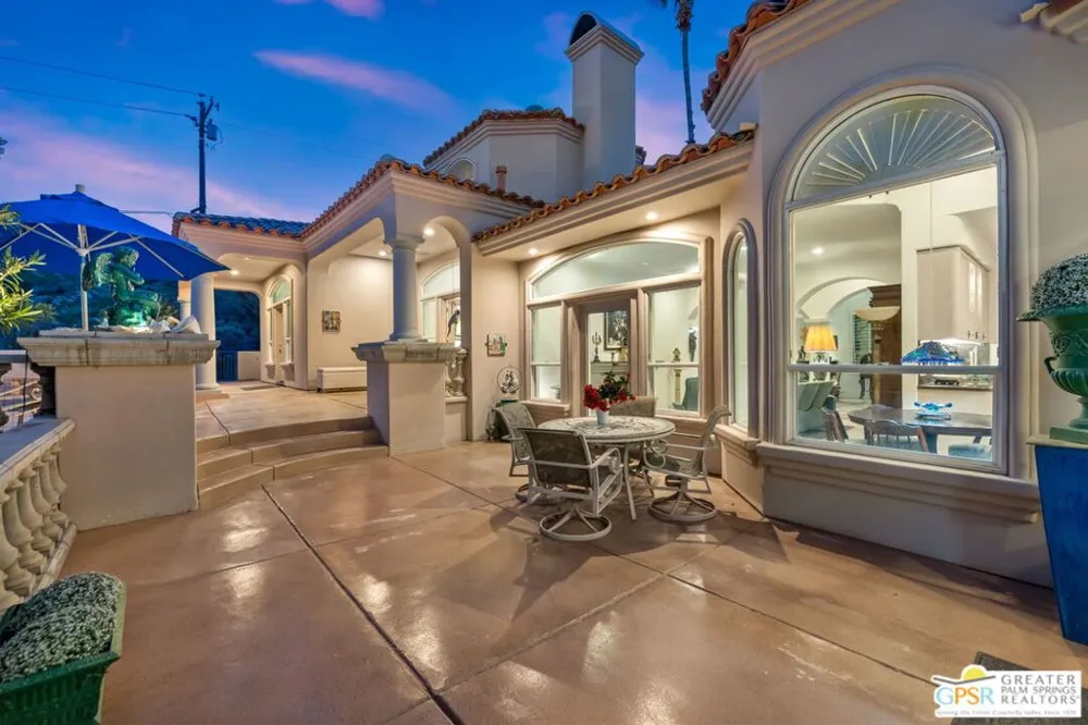 18 Cahuilla Hills Drive Palm Springs, CA 92264