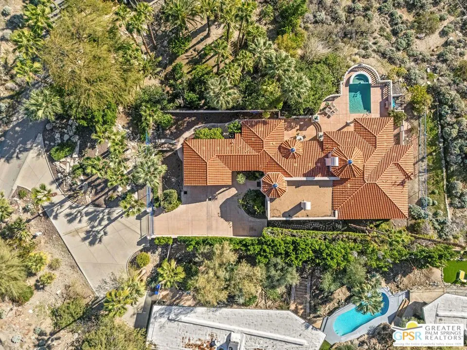 18 Cahuilla Hills Drive Palm Springs, CA 92264