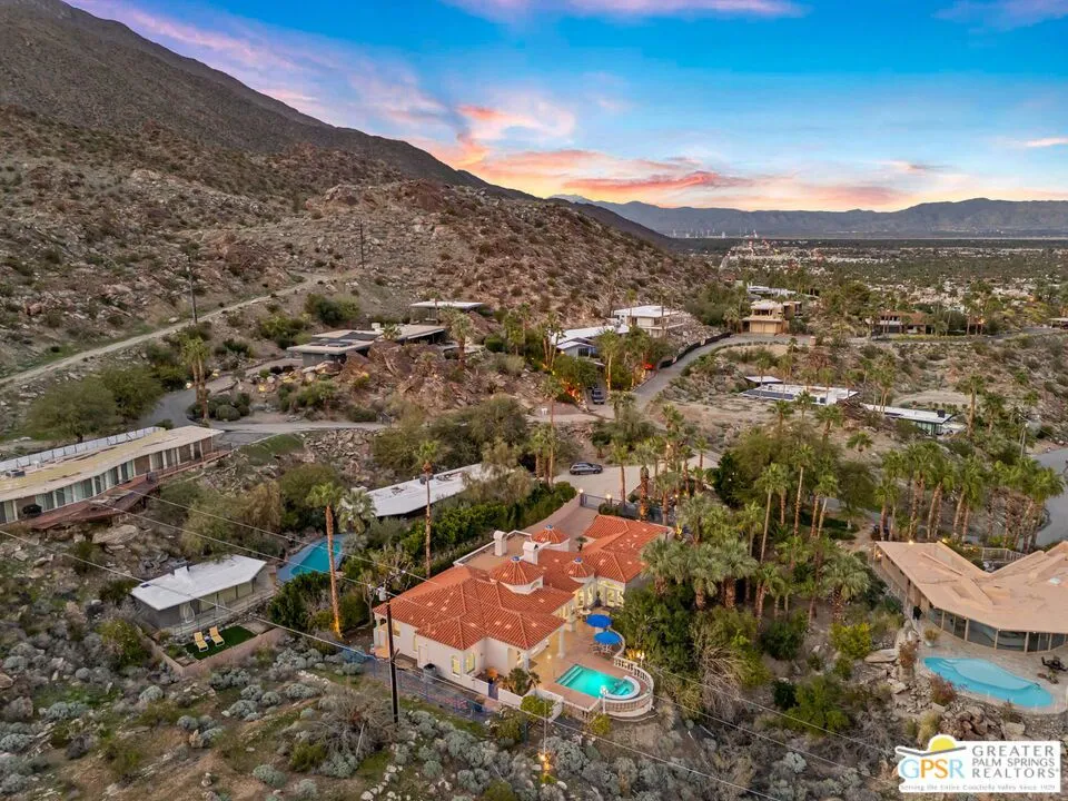 18 Cahuilla Hills Drive Palm Springs, CA 92264