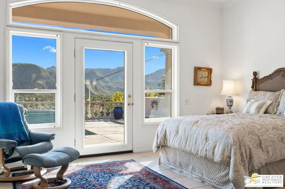18 Cahuilla Hills Drive Palm Springs, CA 92264