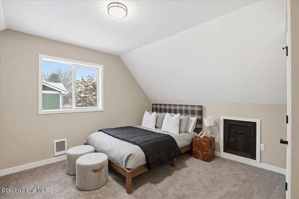 387 E Iowa Avenue Hayden, ID 83835