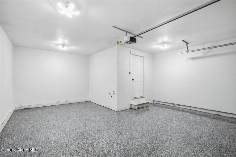387 E Iowa Avenue Hayden, ID 83835