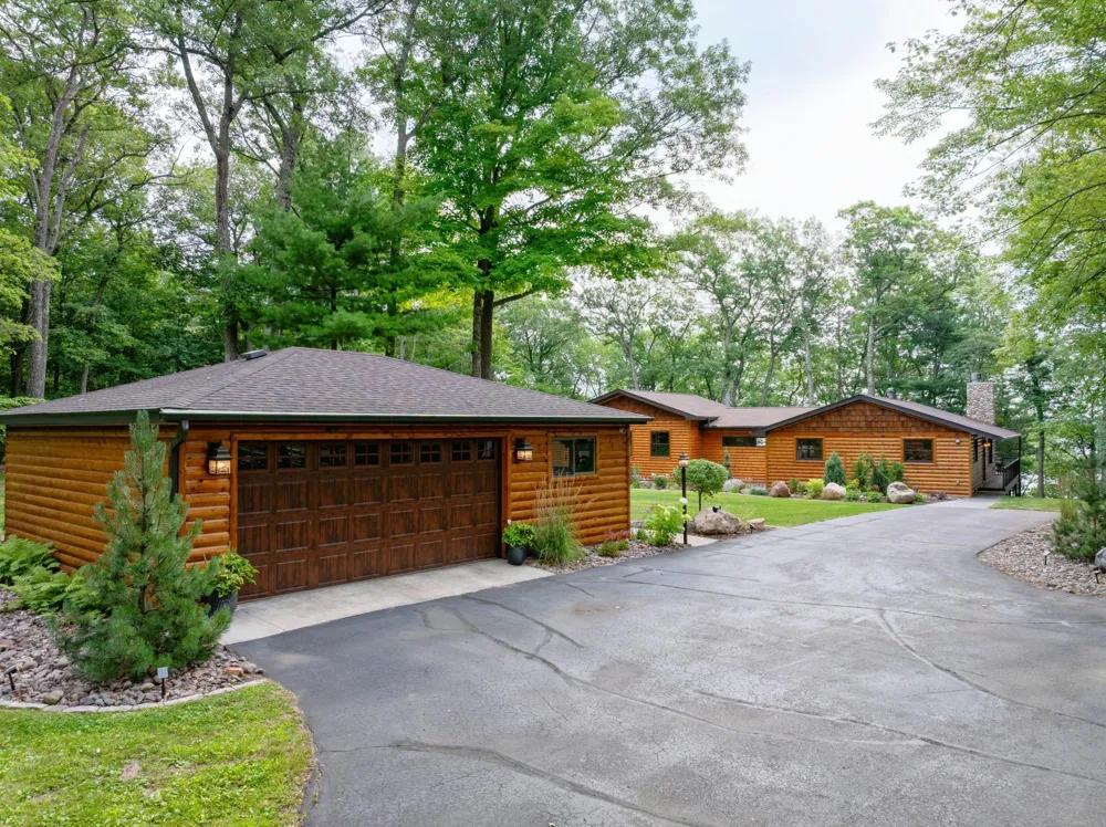 15648 W Victory Heights Circle Stone Lake, WI 54876