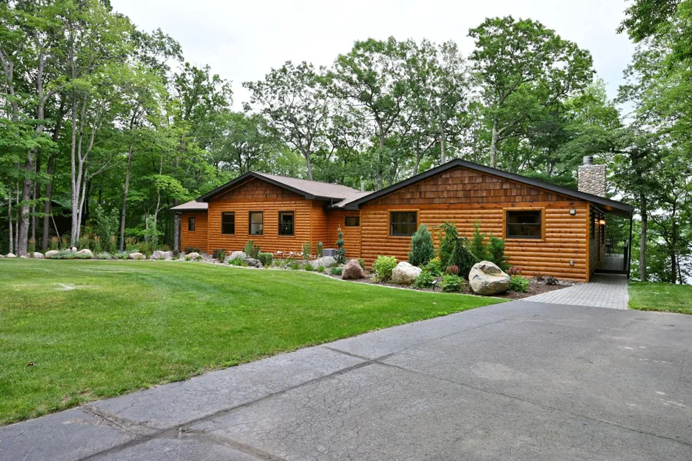 15648 W Victory Heights Circle Stone Lake, WI 54876