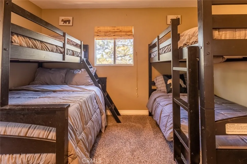 846 Maple Lane Sugarloaf, CA 92386