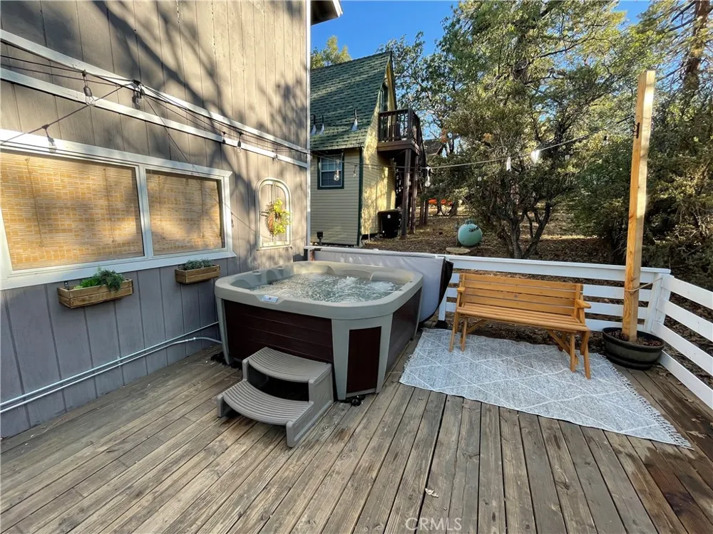 846 Maple Lane Sugarloaf, CA 92386