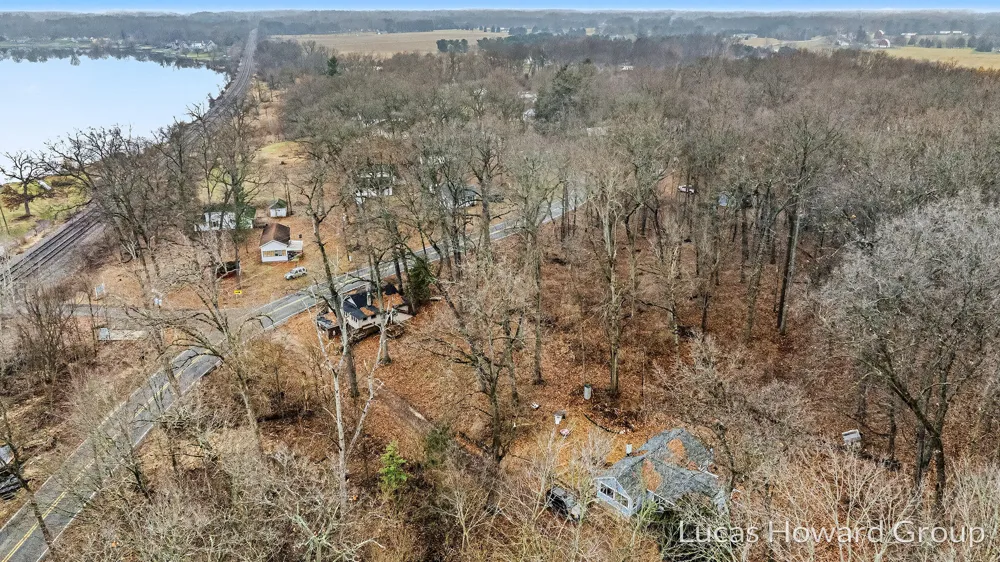 E TU AVENUE Vicksburg, MI 49097