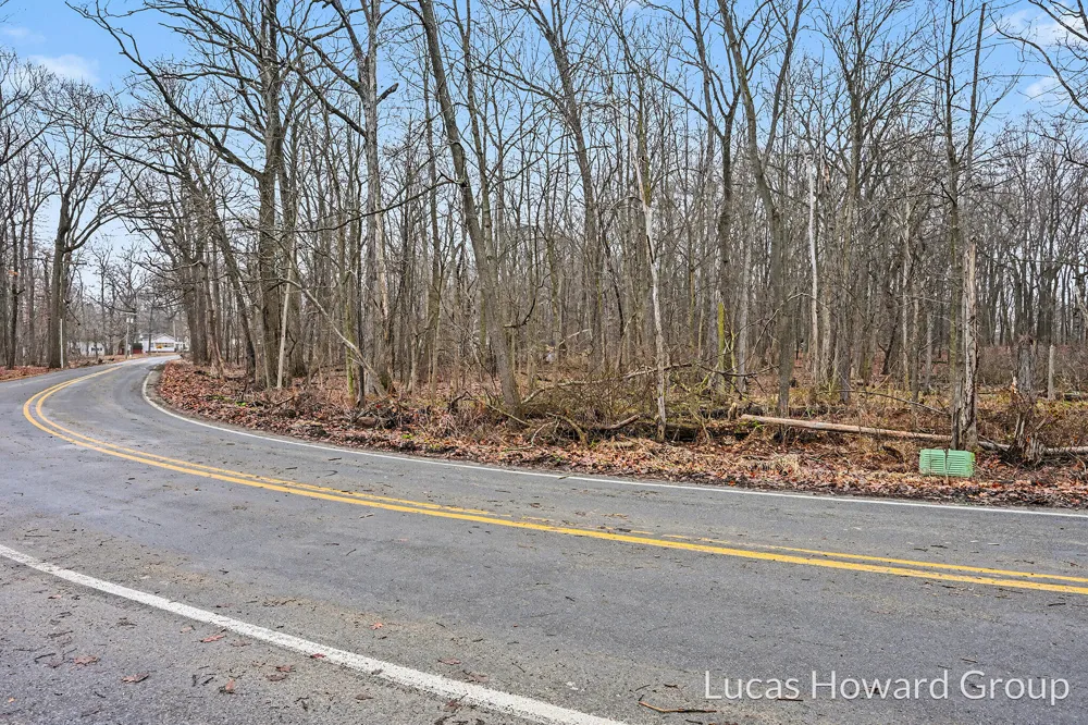 E TU AVENUE Vicksburg, MI 49097