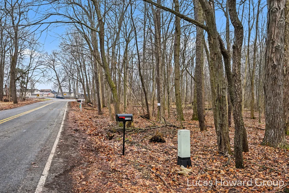 E TU AVENUE Vicksburg, MI 49097