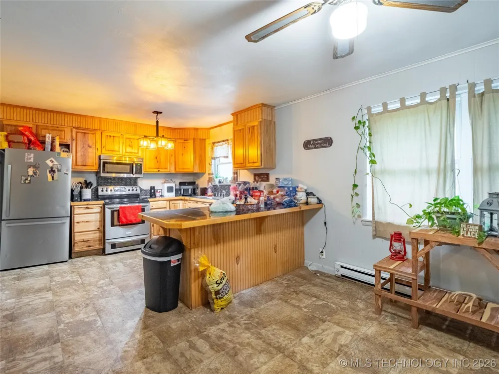 809 Carbon Avenue Hartshorne, OK 74547