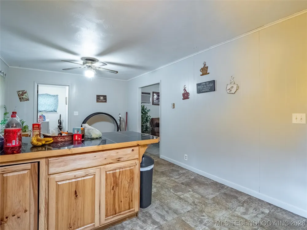 809 Carbon Avenue Hartshorne, OK 74547