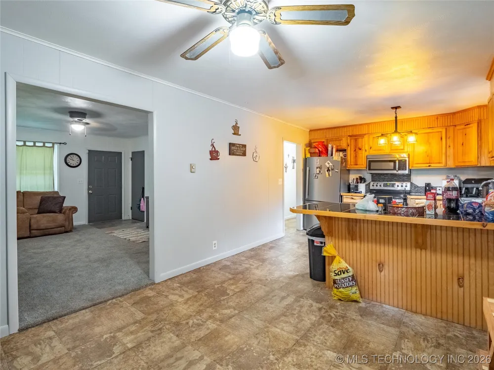 809 Carbon Avenue Hartshorne, OK 74547