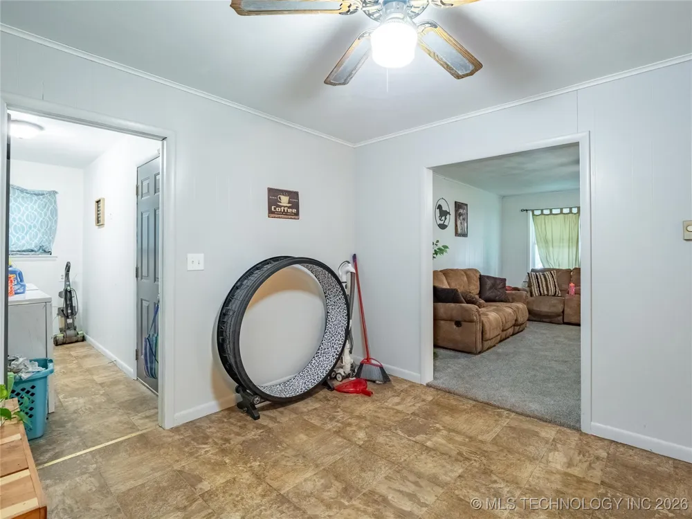 809 Carbon Avenue Hartshorne, OK 74547