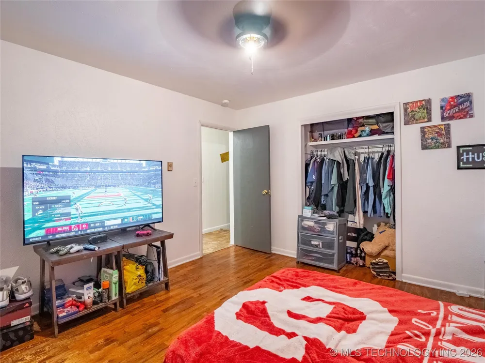 809 Carbon Avenue Hartshorne, OK 74547