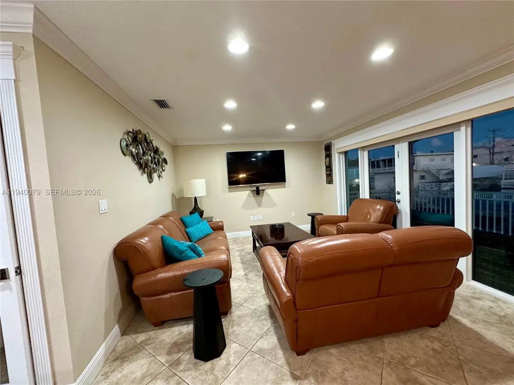 1516 Aqueduct Ln #1 Key Largo, FL 33037