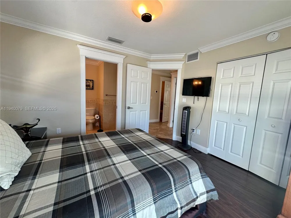 1516 Aqueduct Ln #1 Key Largo, FL 33037