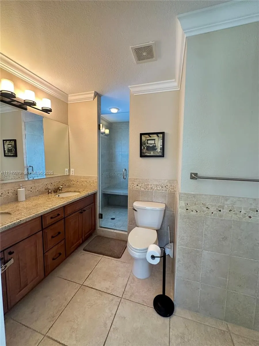 1516 Aqueduct Ln #1 Key Largo, FL 33037