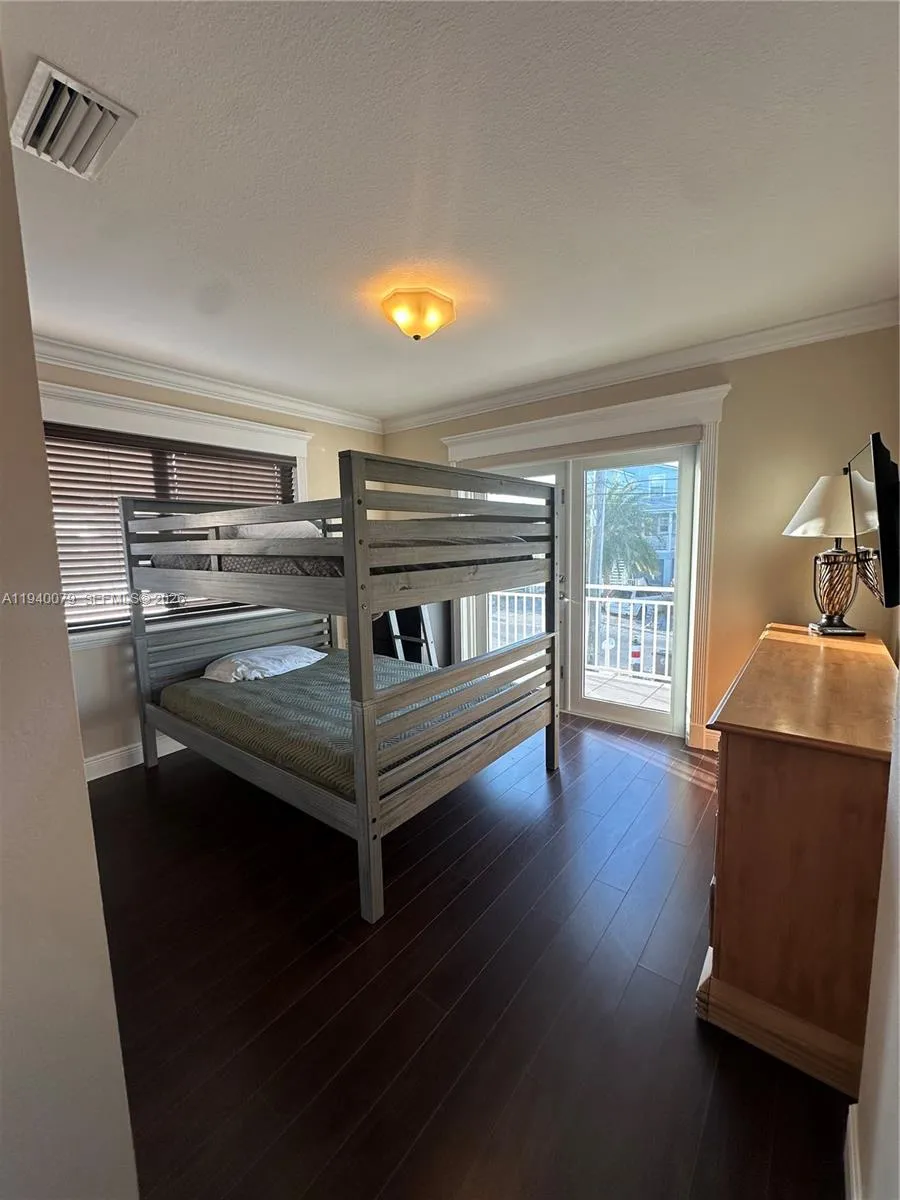 1516 Aqueduct Ln #1 Key Largo, FL 33037