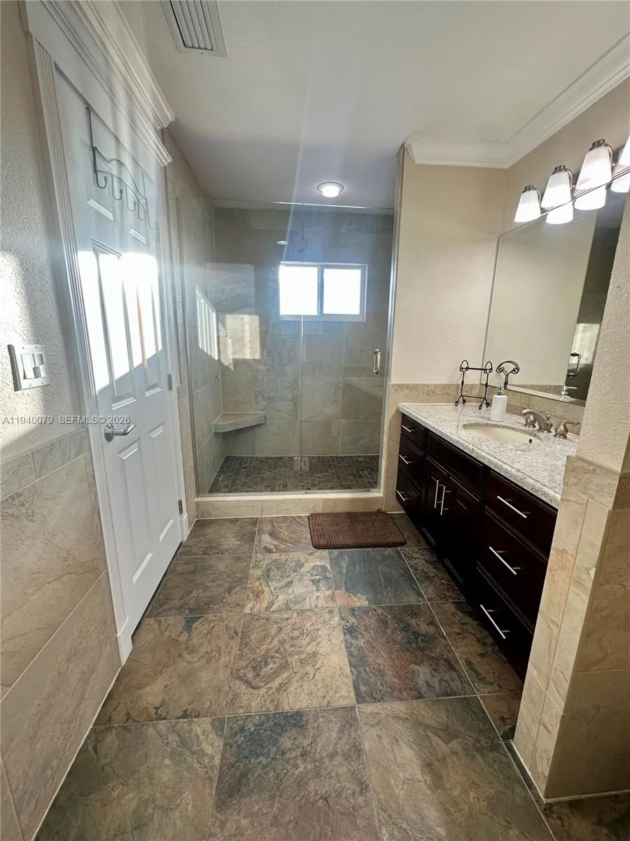 1516 Aqueduct Ln #1 Key Largo, FL 33037
