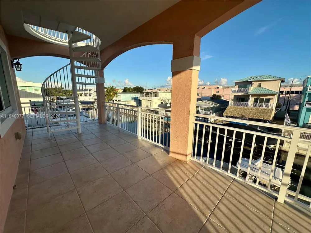 1516 Aqueduct Ln #1 Key Largo, FL 33037