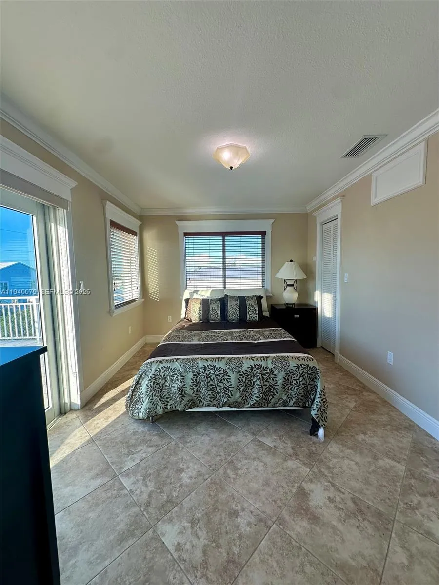 1516 Aqueduct Ln #1 Key Largo, FL 33037